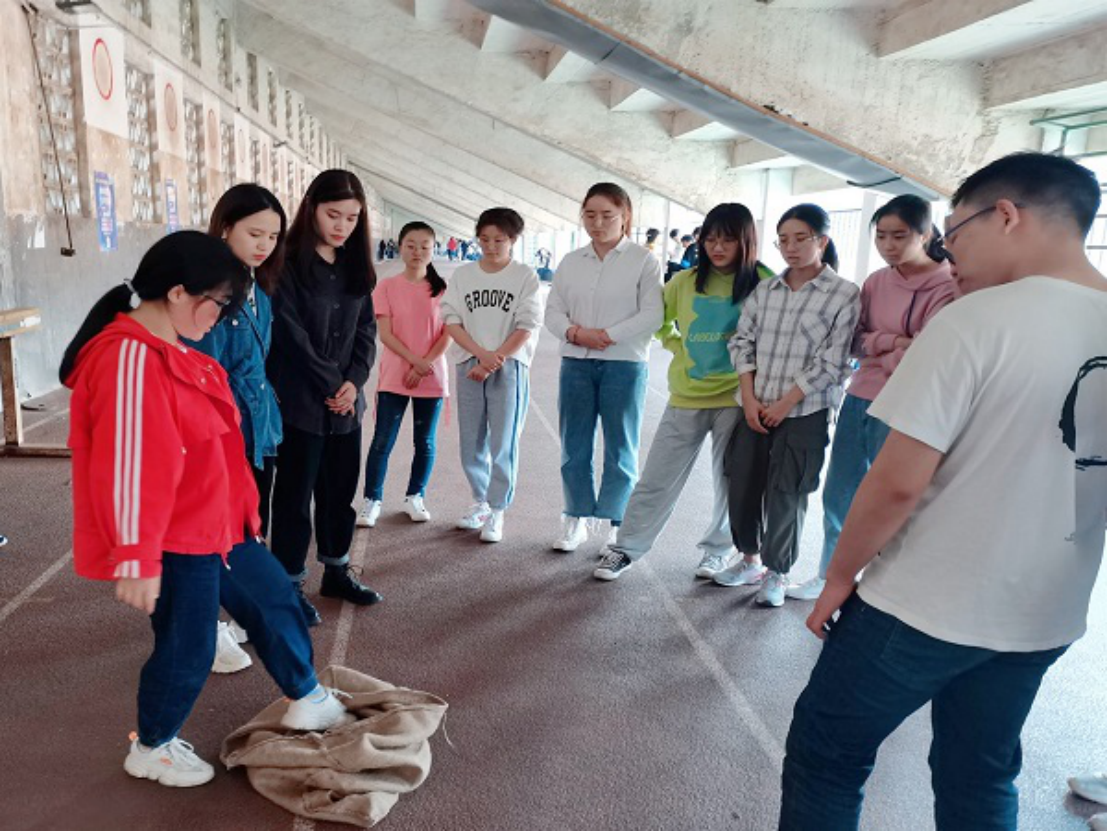 学院风采 正文(通讯员 符雪梅 罗江)为深入了解物理与电子科学学院