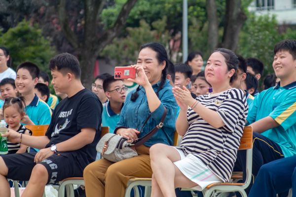 【数统院】数学与统计学院三下乡“幕阜行旅”暑期实践团举办“青年心向党，奋斗正青春”结营仪式 学生工作处 8867